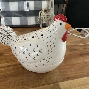 Scentsy Red and White Chicken Warmer